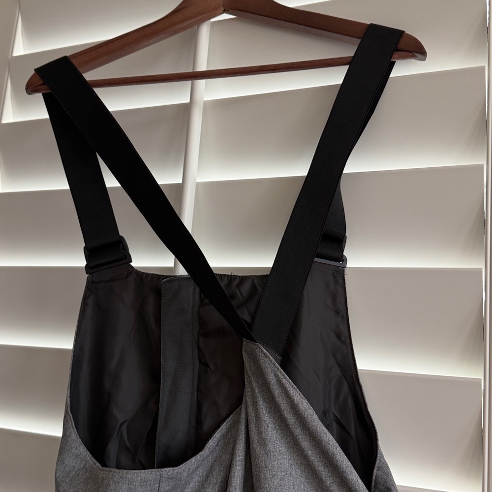 The North Face Men’s Small Freedom ski and snowboard bib - Picture 12 of 13